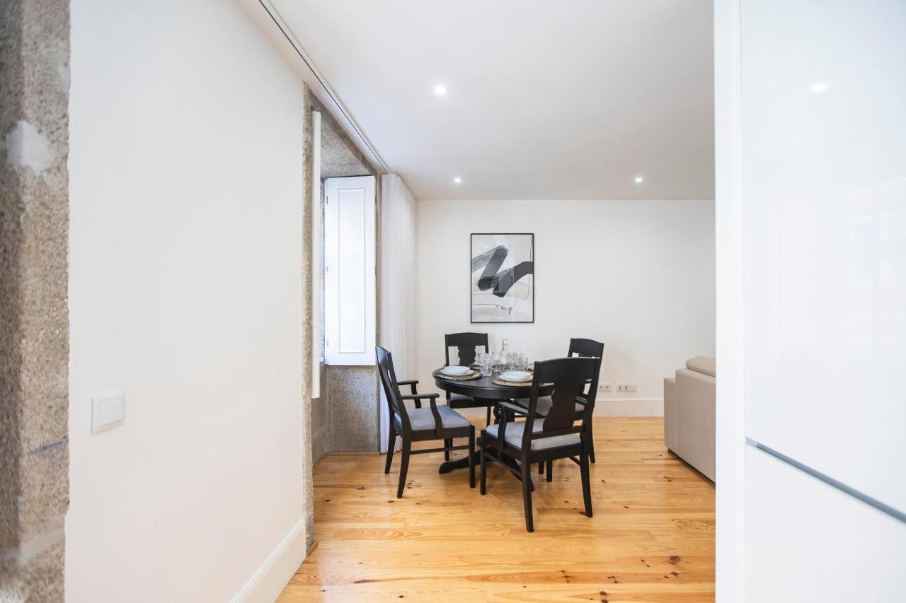 Elegant Downtown 1Br Flat W/ Ac By Lovelystay Porto Exterior photo